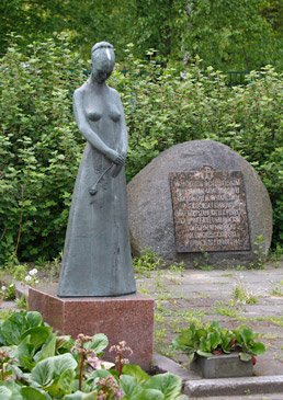 Irena Nadachowska, pomnik Nad Partyzacką Mogiłą, 1957
